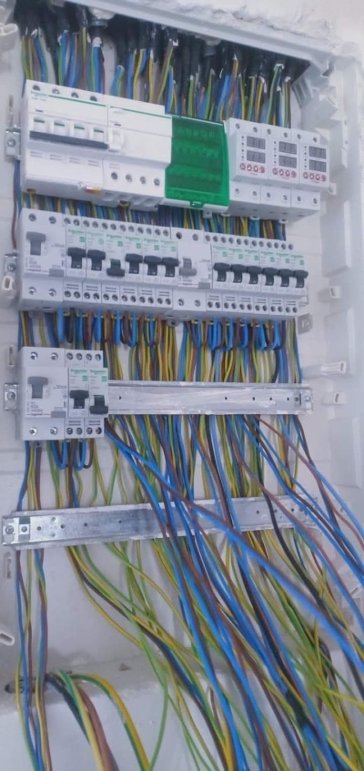 Artisan électricien