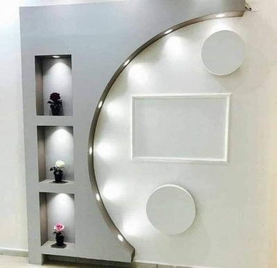 Plaque Au plâtre et peinture décorative